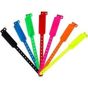 100 Wide-face vinyl wristbands